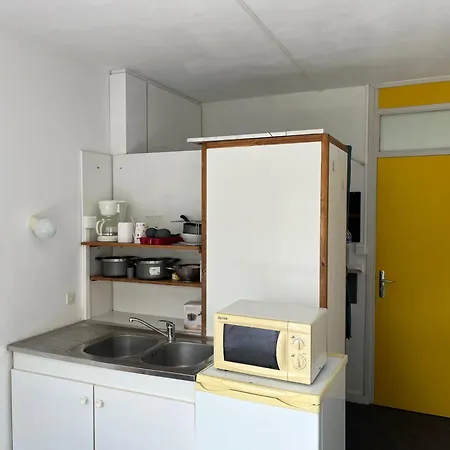 Studette Avec Coin Cuisine *